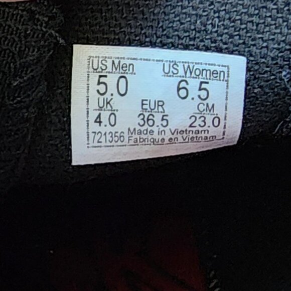 VANS Marvel Black Widow Classic Slip On Sneakers Size 6.5 Women - Picture 9 of 13